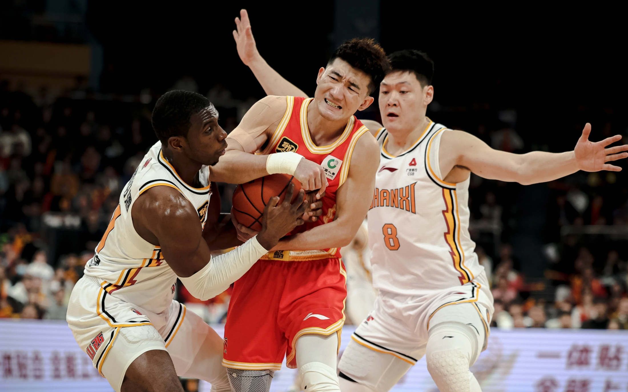 关于新疆男篮全面压制广厦队，实现逆转胜利的信息